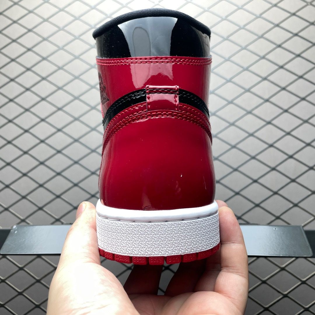 Air Jordan 1 Retro High OG 'Patent Bred' 555088-063 - 6 of 8