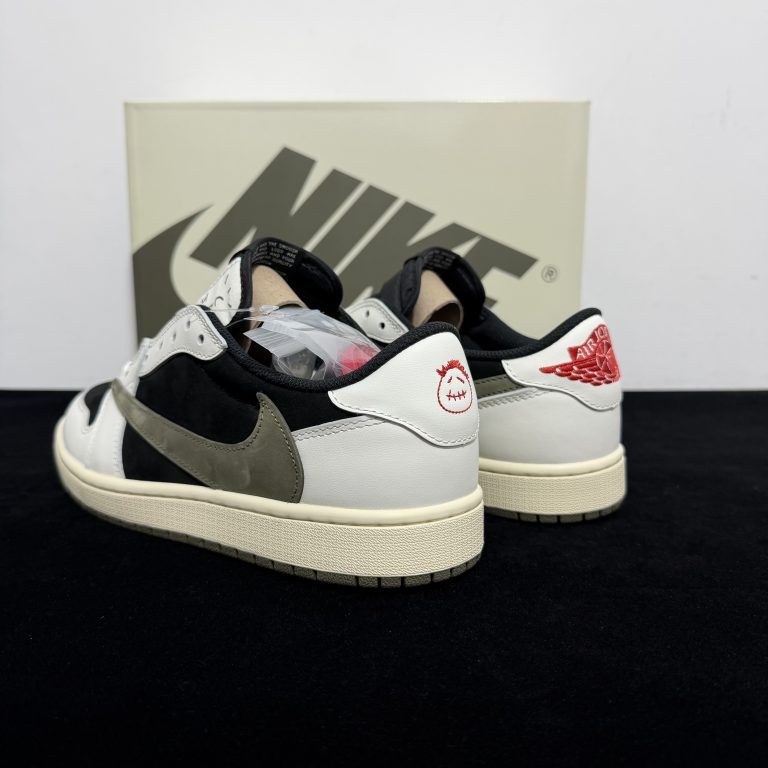 Travis Scott x Air Jordan 1 Low Olive Reps - 5 of 8