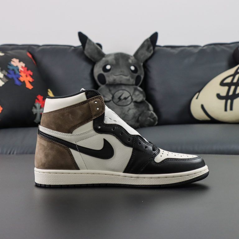 Air Jordan 1 Retro High OG Dark Mocha Reps - 4 of 8