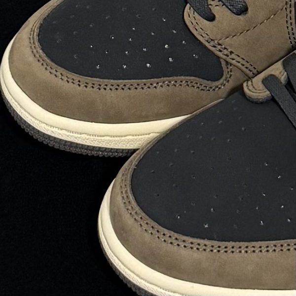 Travis Scott x Air Jordan 1 Low Mocha Reps - 4 of 6