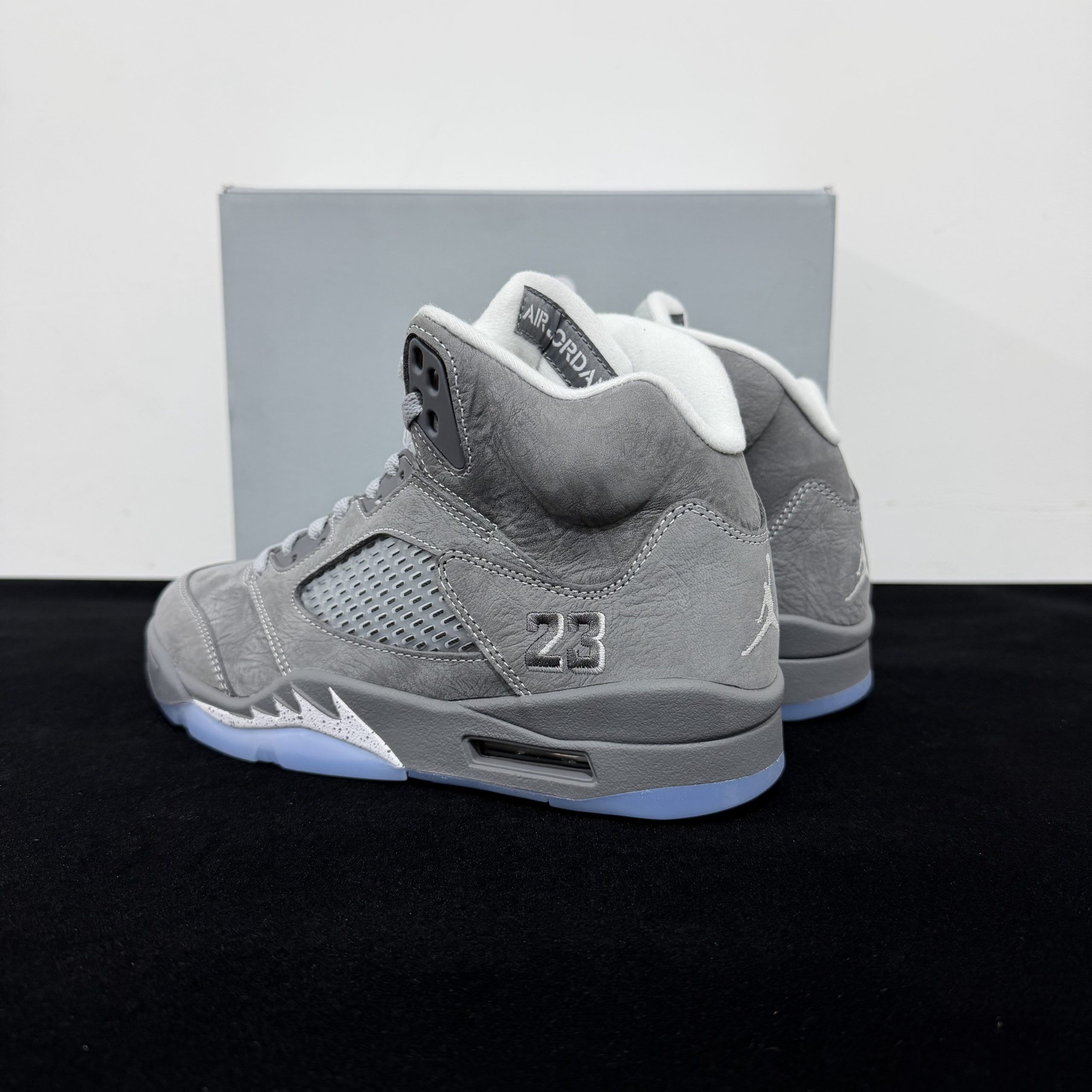 Air Jordan 5 Retro Wolf Grey Retro High Top Streetwear Basketball Shoes - 5 of 7