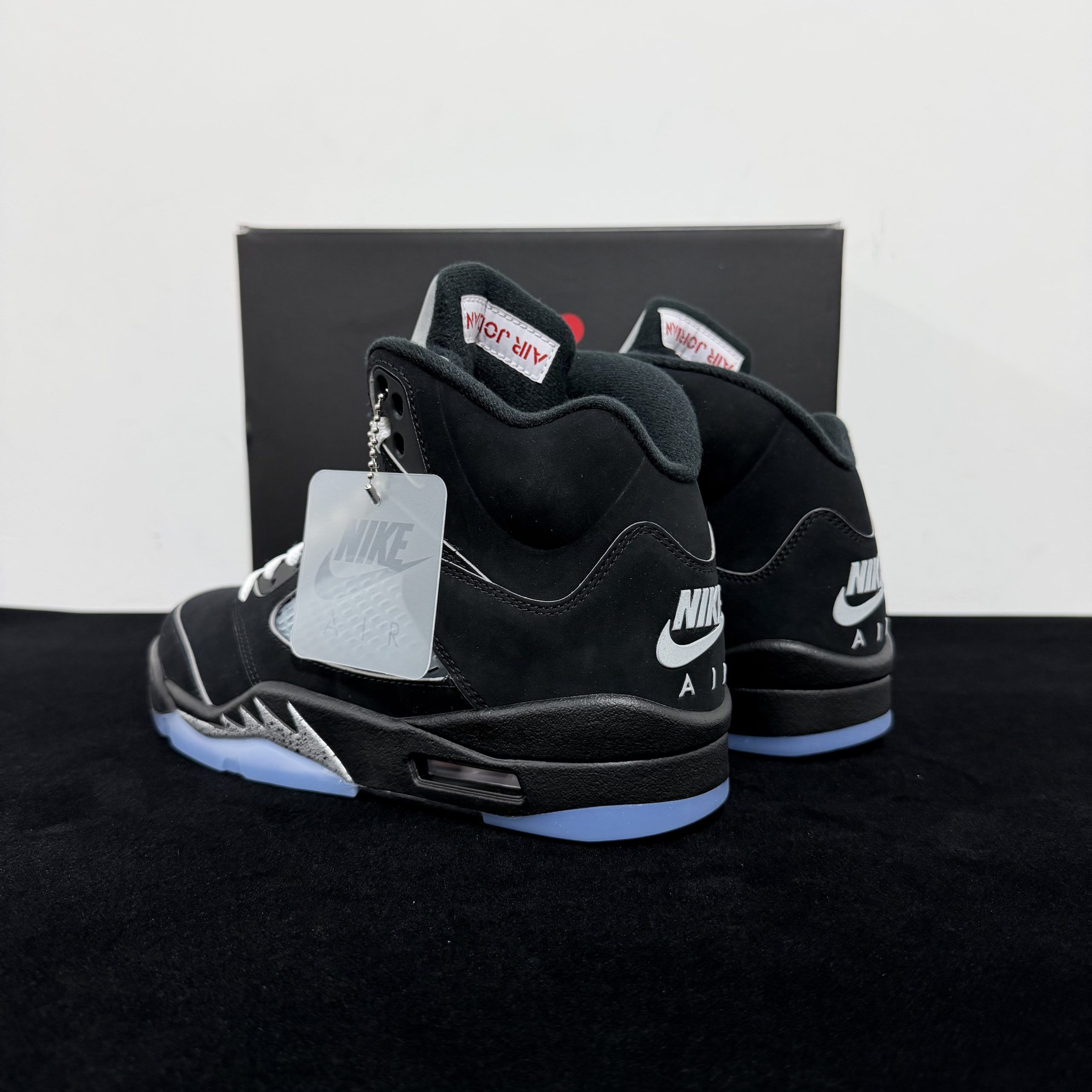 Air Jordan 5 Retro "Black Metallic Reimagined" Reps - 4 of 8