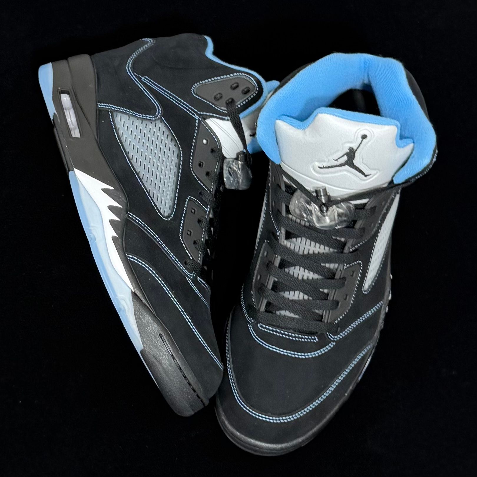 Air Jordan 5 "Black/University Blue" (2026) - 6 of 6