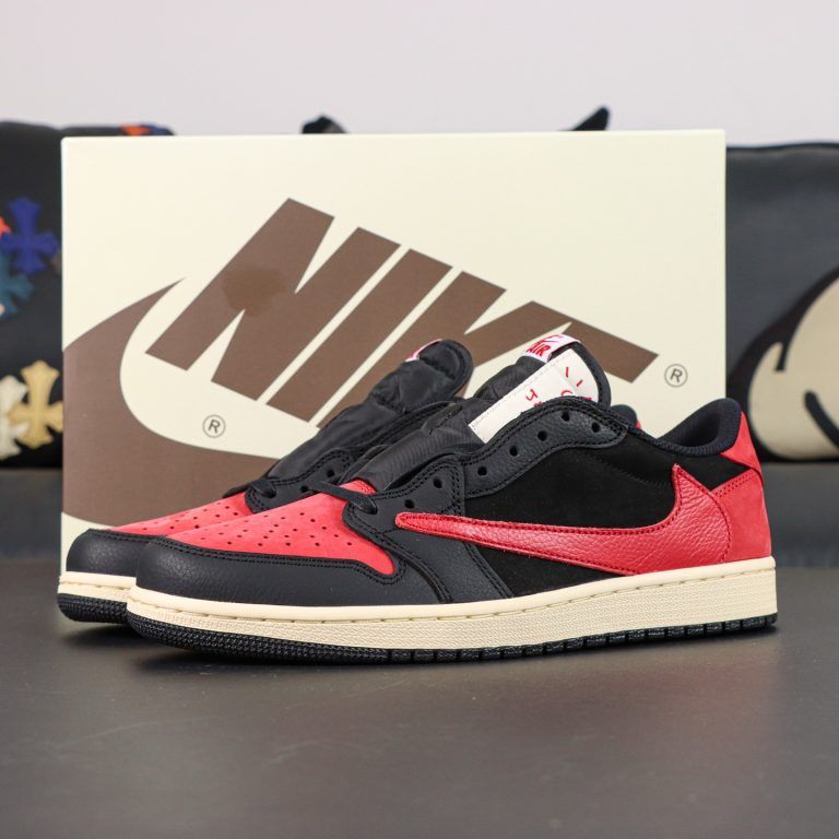 Travis Scott x Jordan Air Jordan 1 Bred Reps - 1 of 8