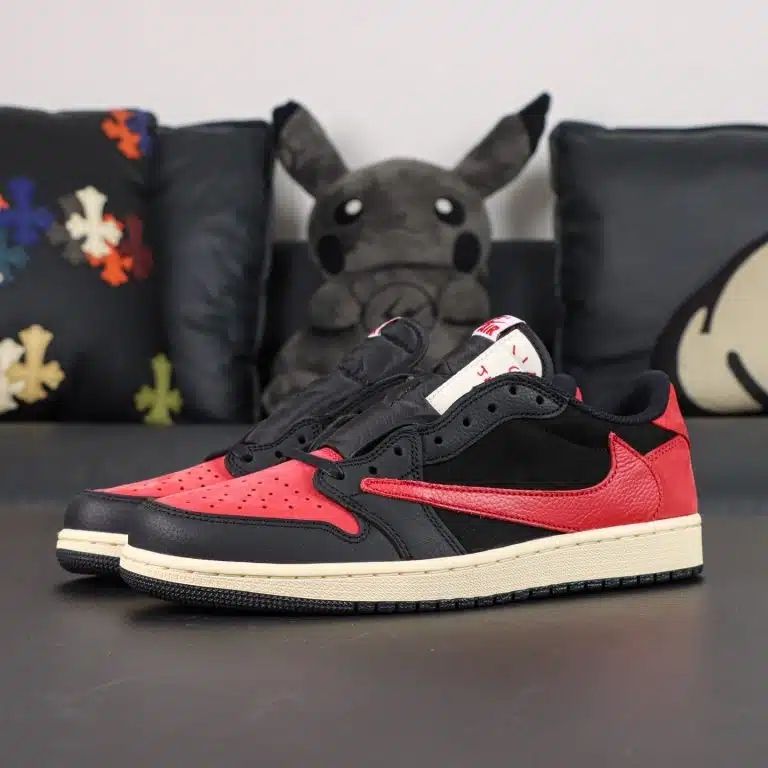 Travis Scott x Jordan Air Jordan 1 Bred Reps - 5 of 8