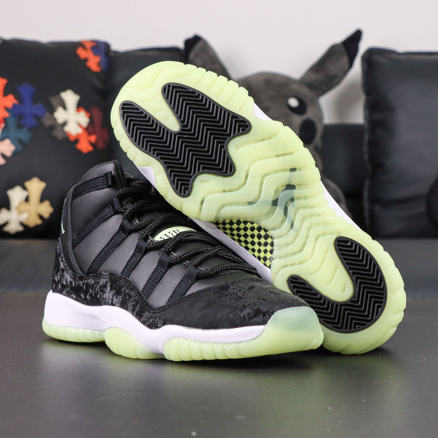 Jordan 11 Retro Black Barely Volt Reps - 4 of 7