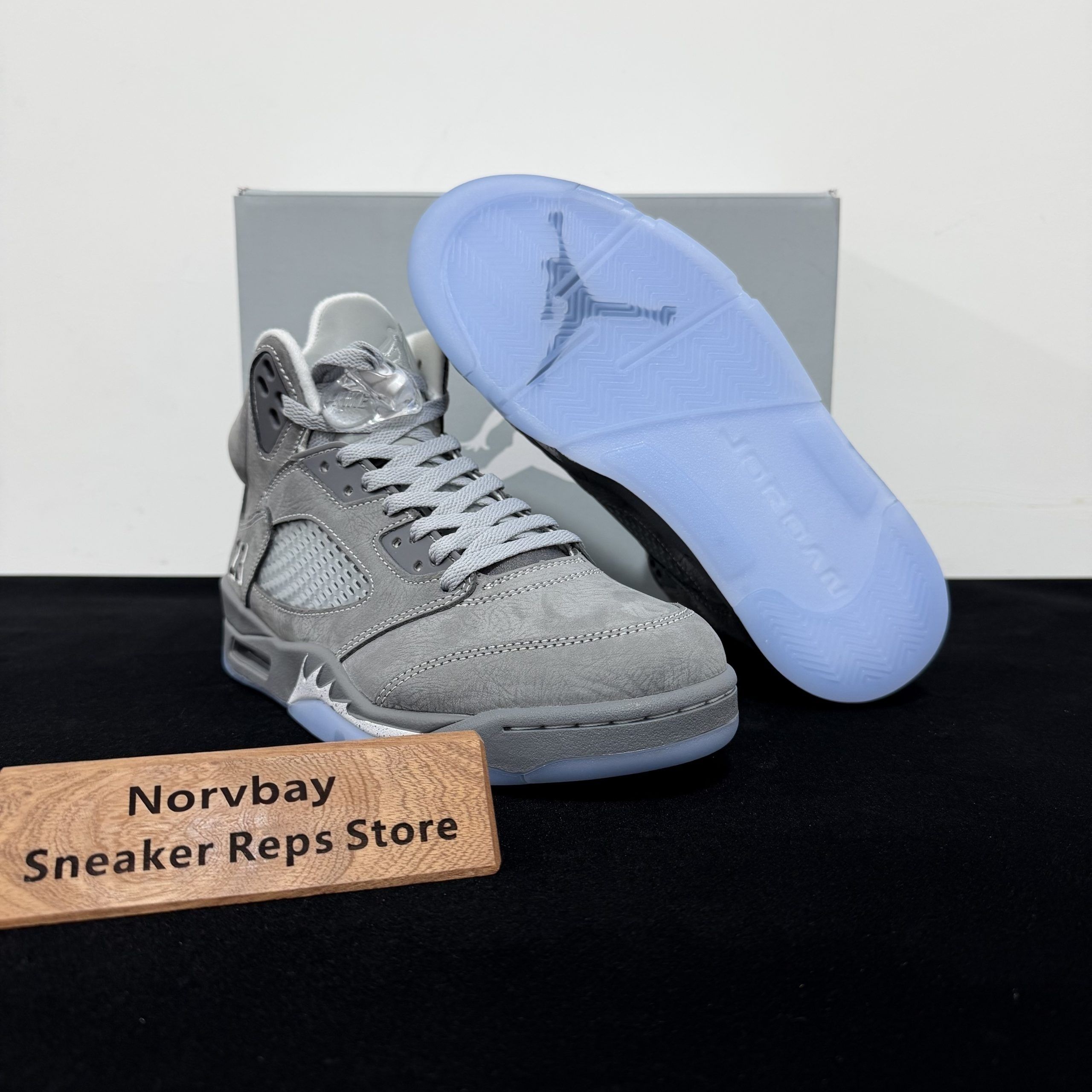Air Jordan 5 Retro Wolf Grey Retro High Top Streetwear Basketball Shoes - 3 of 7