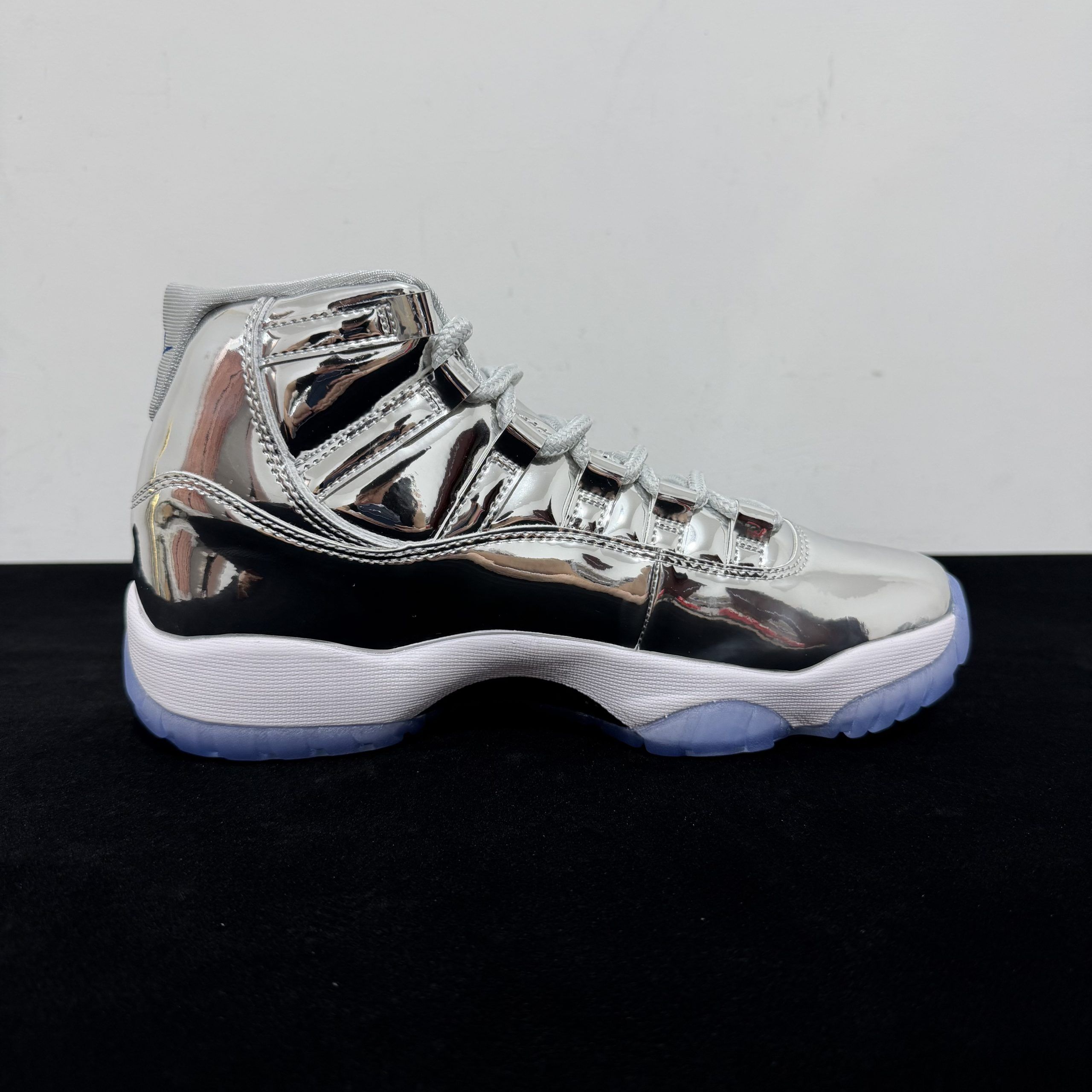 Air Jordan 11 "Dodgers World Championship" - 2 of 7