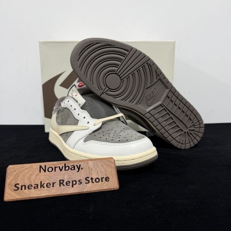 Air Jordan 1 Retro Low Travis Scott Reverse Mocha Reps - 2 of 7